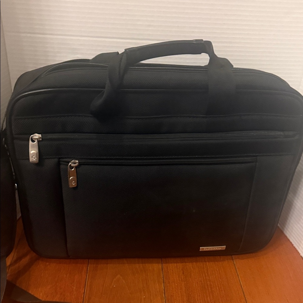 Samsonite Black nylon classic two gusset toploader carryon laptop bag briefcase